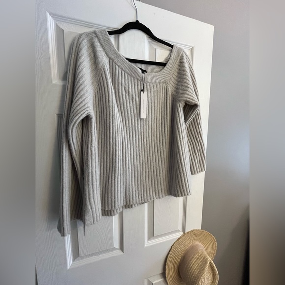 NWT Sanctuary Grey Sweater - Picture 3 of 4